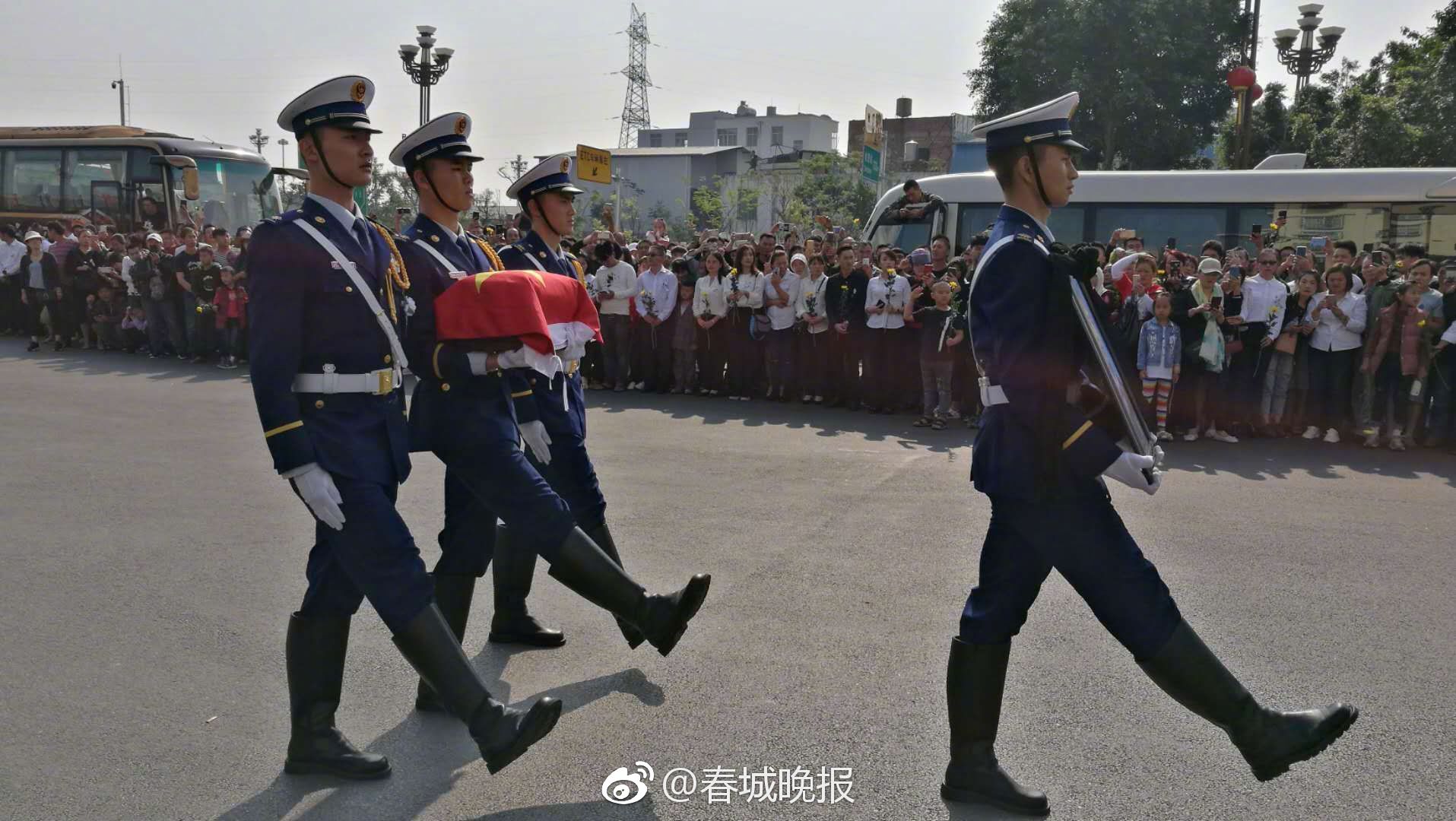 小区里面的服务真的吗)编写佳耦,小区服务员究竟是做什么的