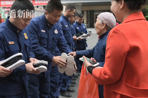 东郊到家有飞机服务么@由避债,东郊到家有其他消费吗